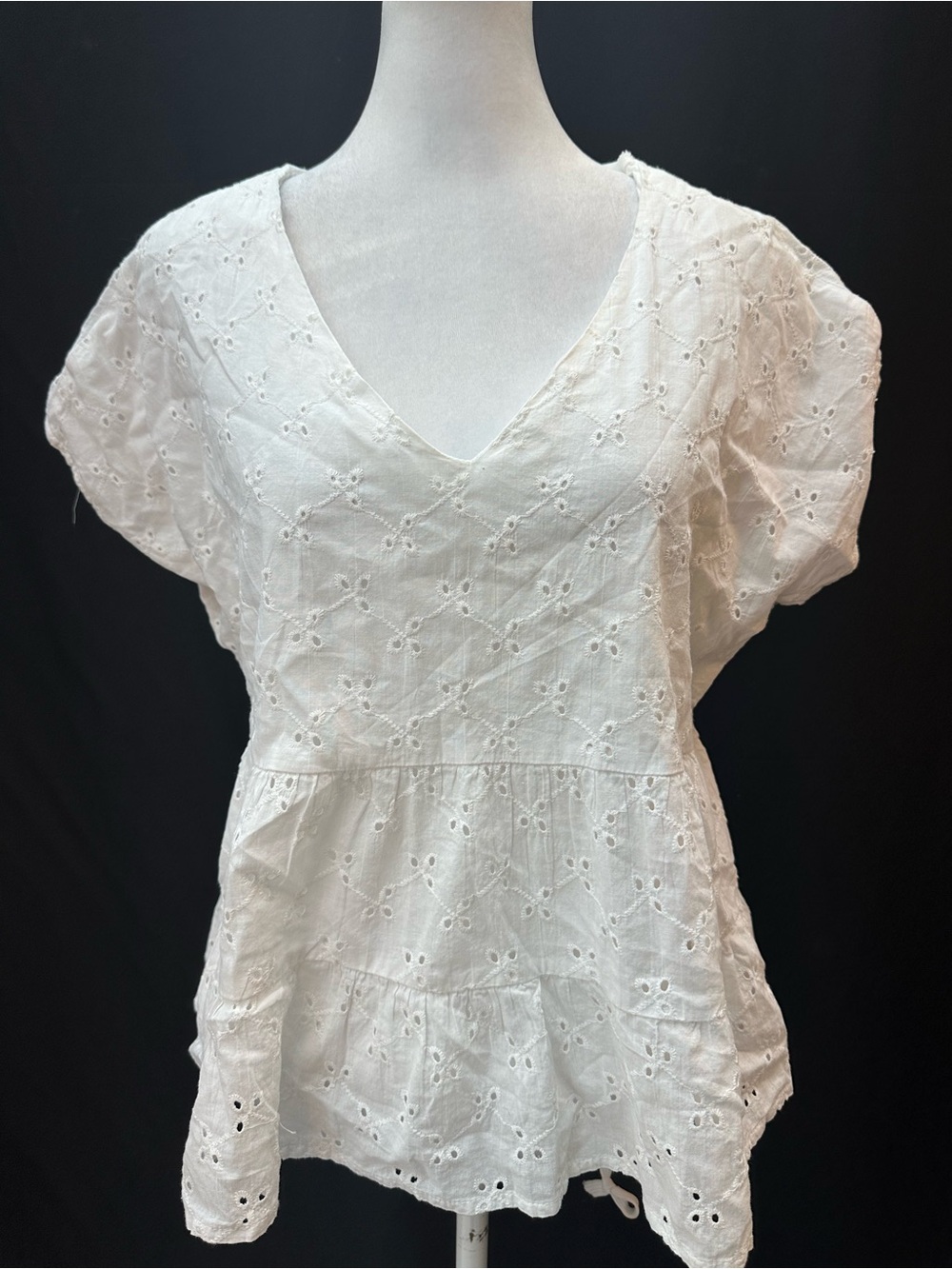 Gibson White Eyelet V-Neck Peplum Blouse S
